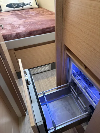 Mana-kai Yacht Photos Pics 