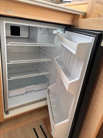 Mana-kai Yacht Photos Pics 