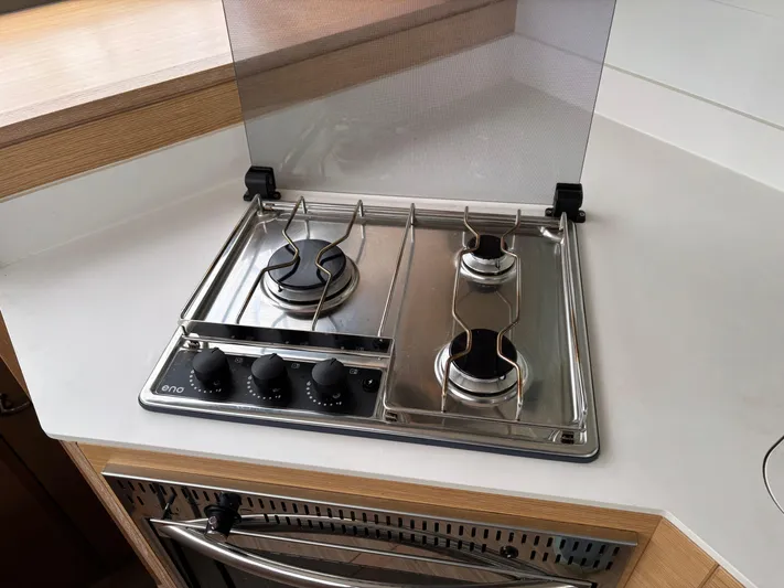 Mana-kai Yacht Photos Pics 