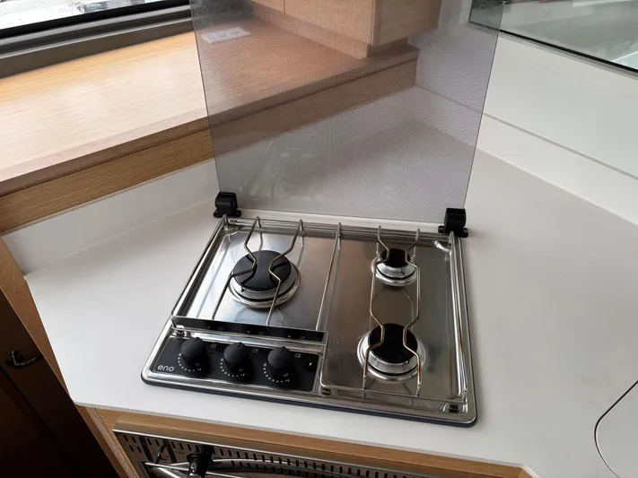 Mana-kai Yacht Photos Pics 