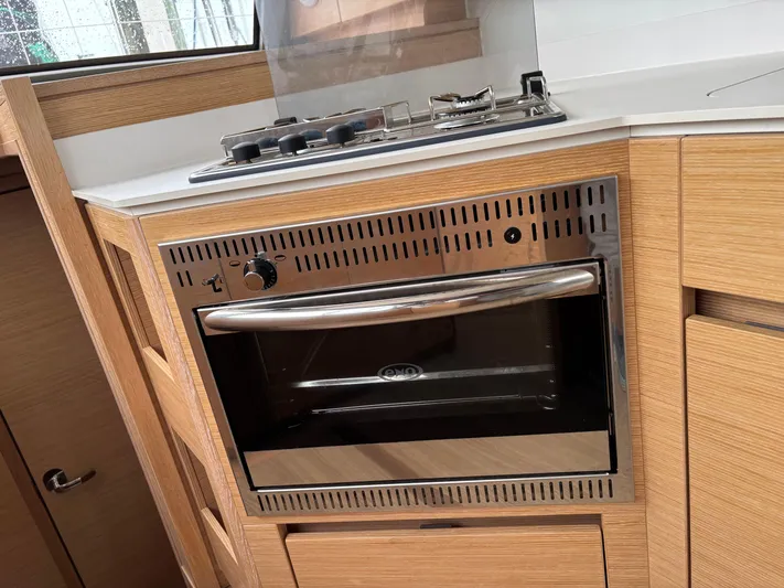 Mana-kai Yacht Photos Pics 