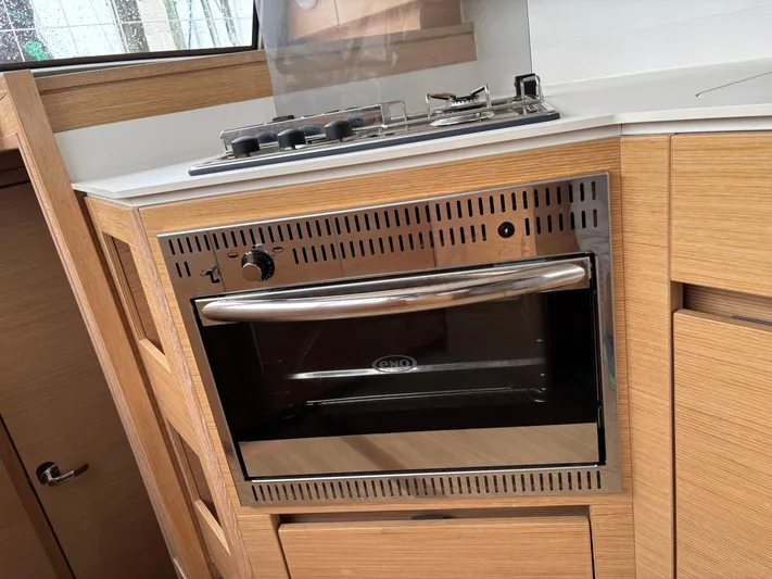 Mana-kai Yacht Photos Pics 