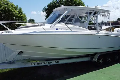 Boston Whaler 320 Outrage Cuddy Cabin
