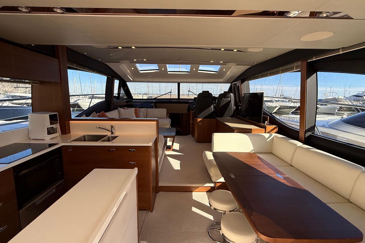 2019 Princess 65 