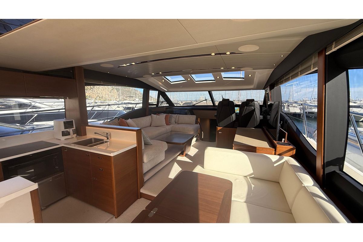 2019 Princess 65 