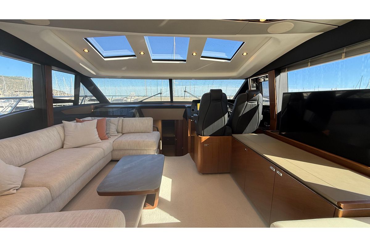 2019 Princess 65 