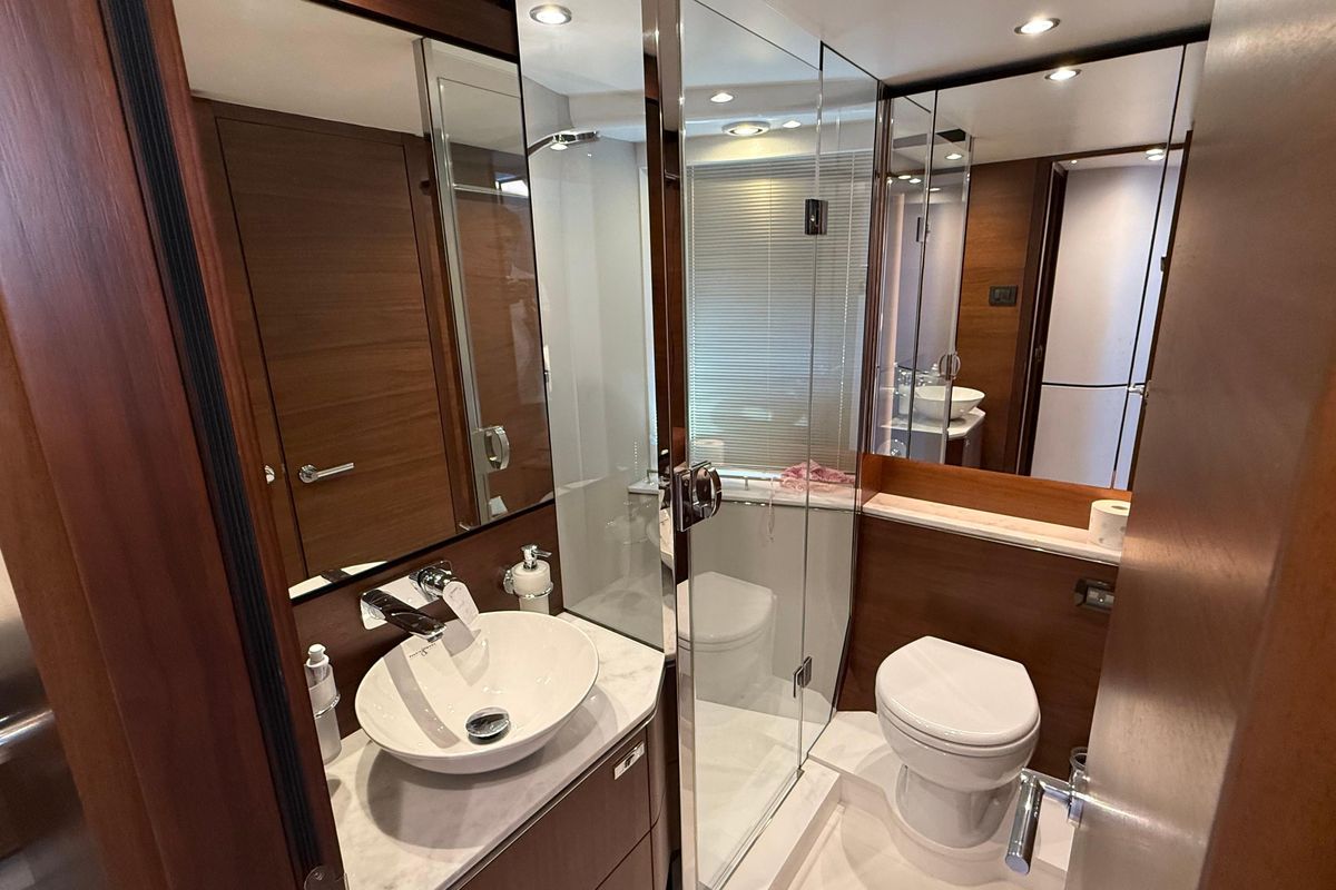 2019 Princess 65 