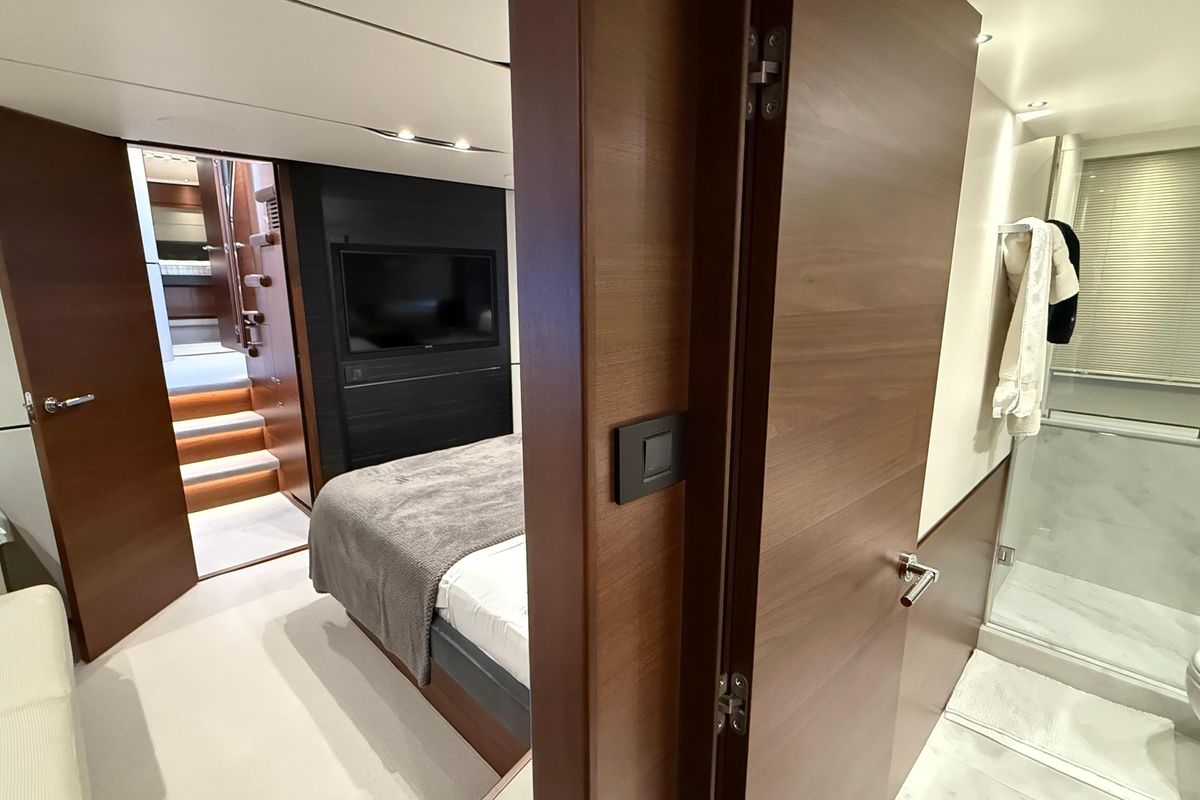 2019 Princess 65 