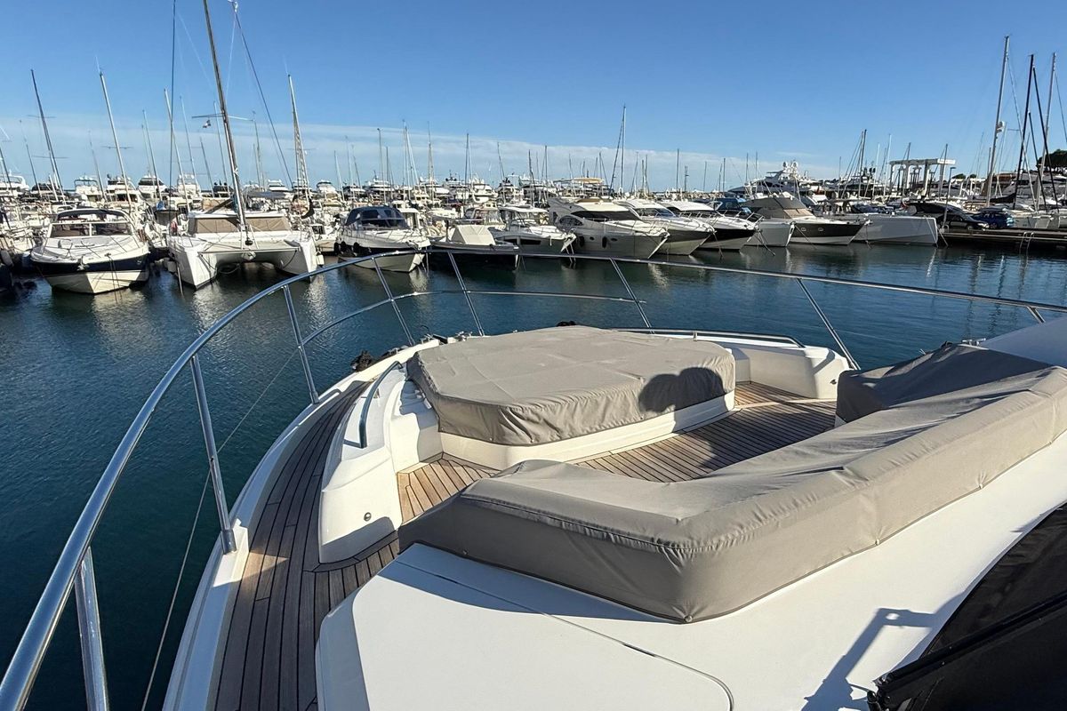 2019 Princess 65 
