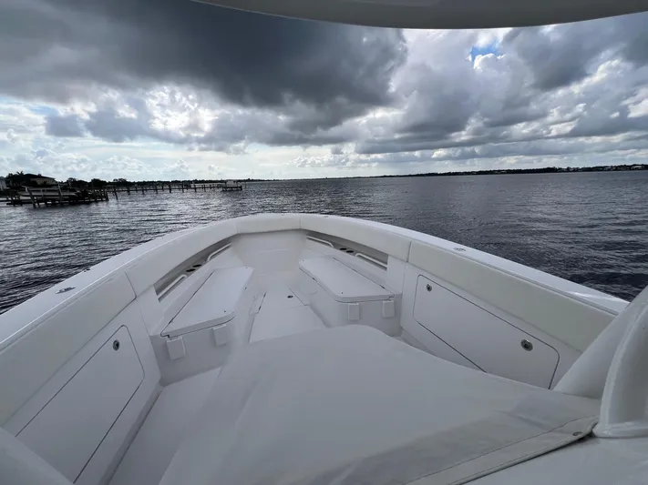 Twin Life Yacht Photos Pics Jupiter 38 TWIN LIFE - Forward Seating