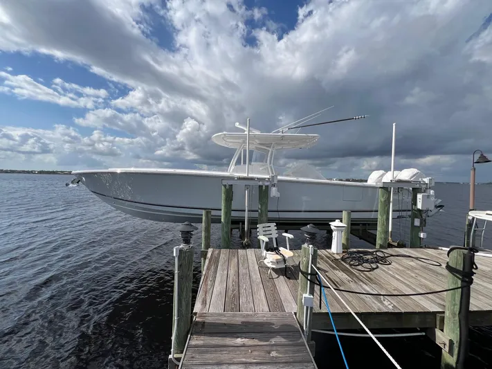 Twin Life Yacht Photos Pics Jupiter 38 TWIN LIFE - Port Profile On Lift