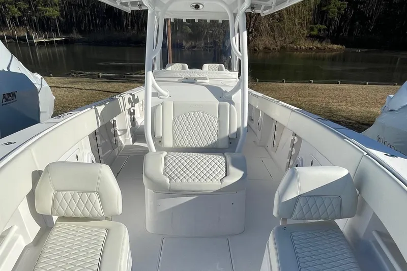 Twin Life Yacht Photos Pics Jupiter 38 TWIN LIFE - Forward Seating