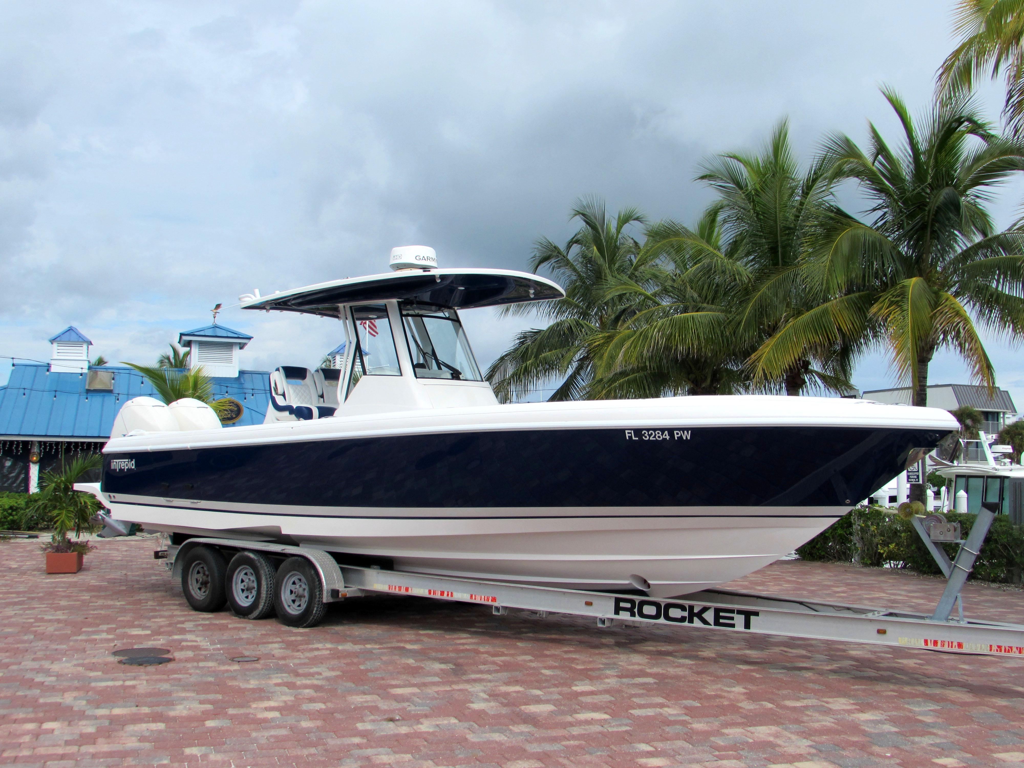 2015 Intrepid 327 Center Console Centre Console for sale YachtWorld