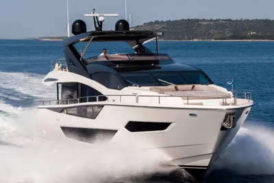 Sunseeker 88 Yacht
