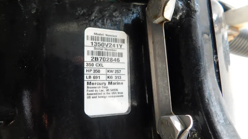  Yacht Photos Pics Label on a 2017 Boston Whaler 315 Conquest, displaying Mercury Marine engine specifications.