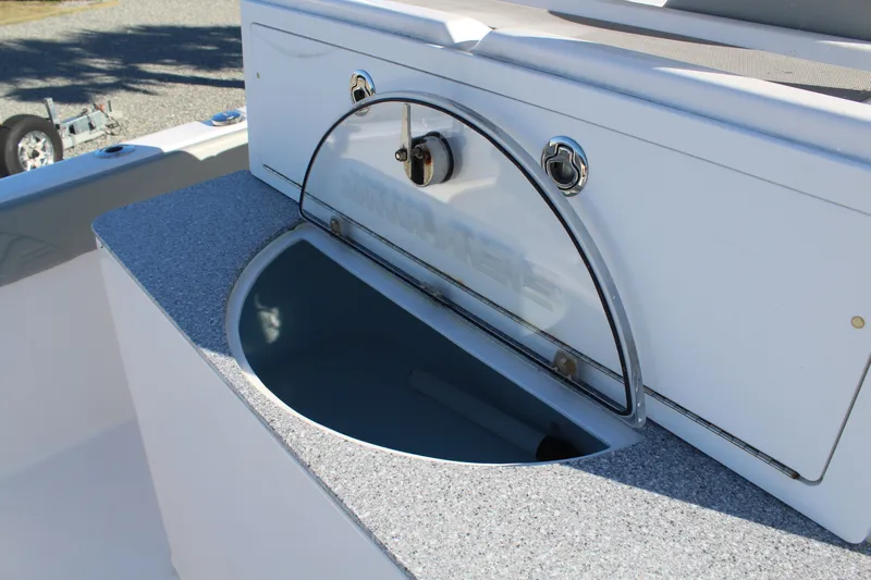  Yacht Photos Pics Livewell on a 2022 Twin Vee 280 GFX boat.