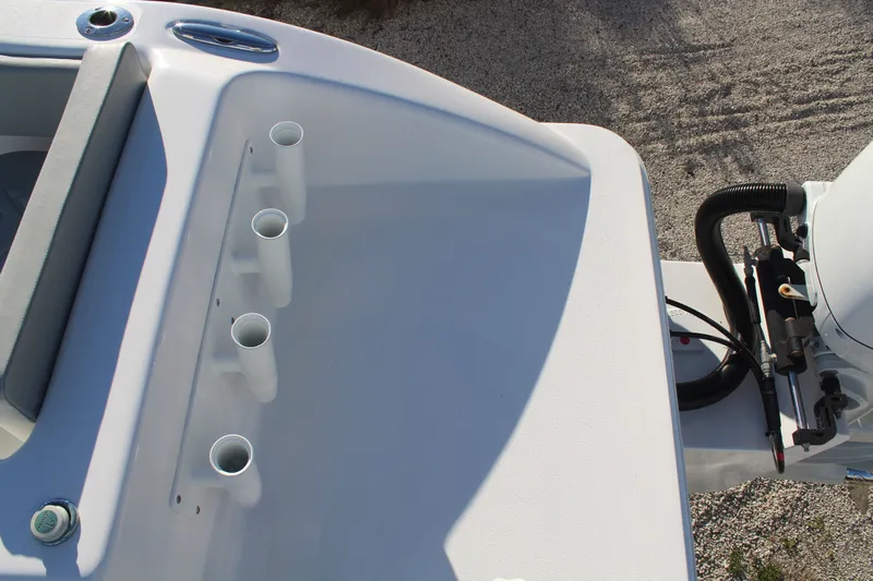  Yacht Photos Pics Close-up of 2022 Twin Vee 280 GFX boat deck.