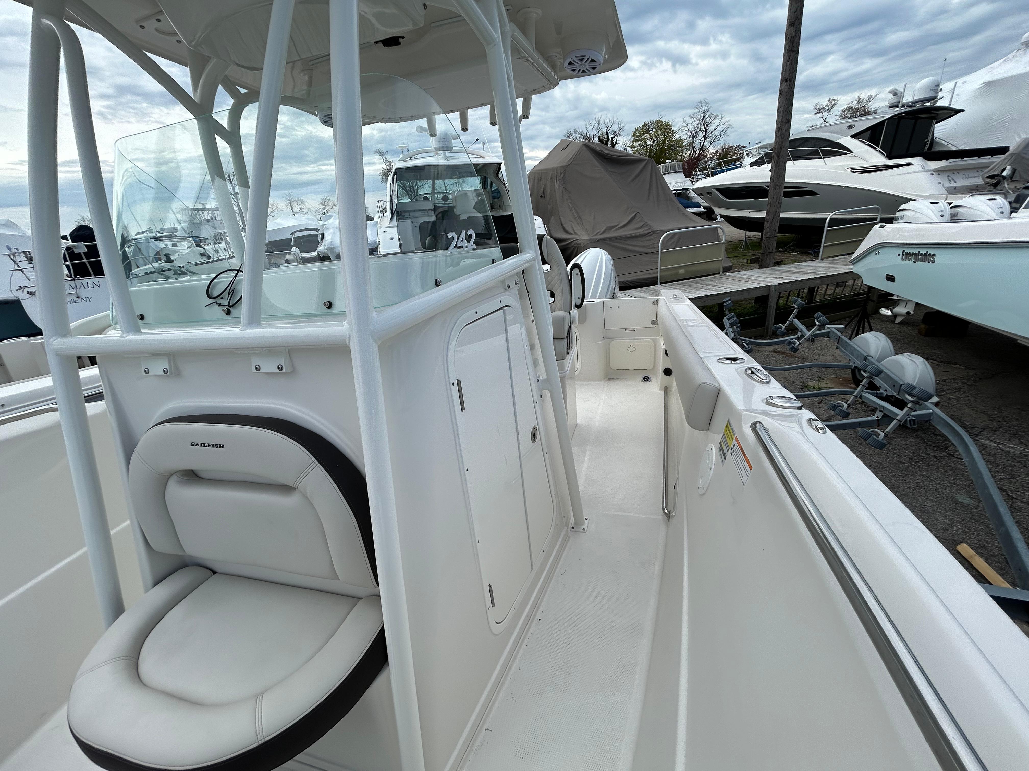 2024 Sailfish 242CC Dual Console for sale - YachtWorld