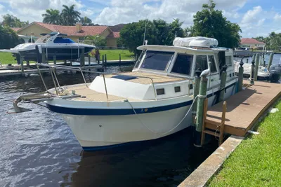 Albin 34 Family Cruiser