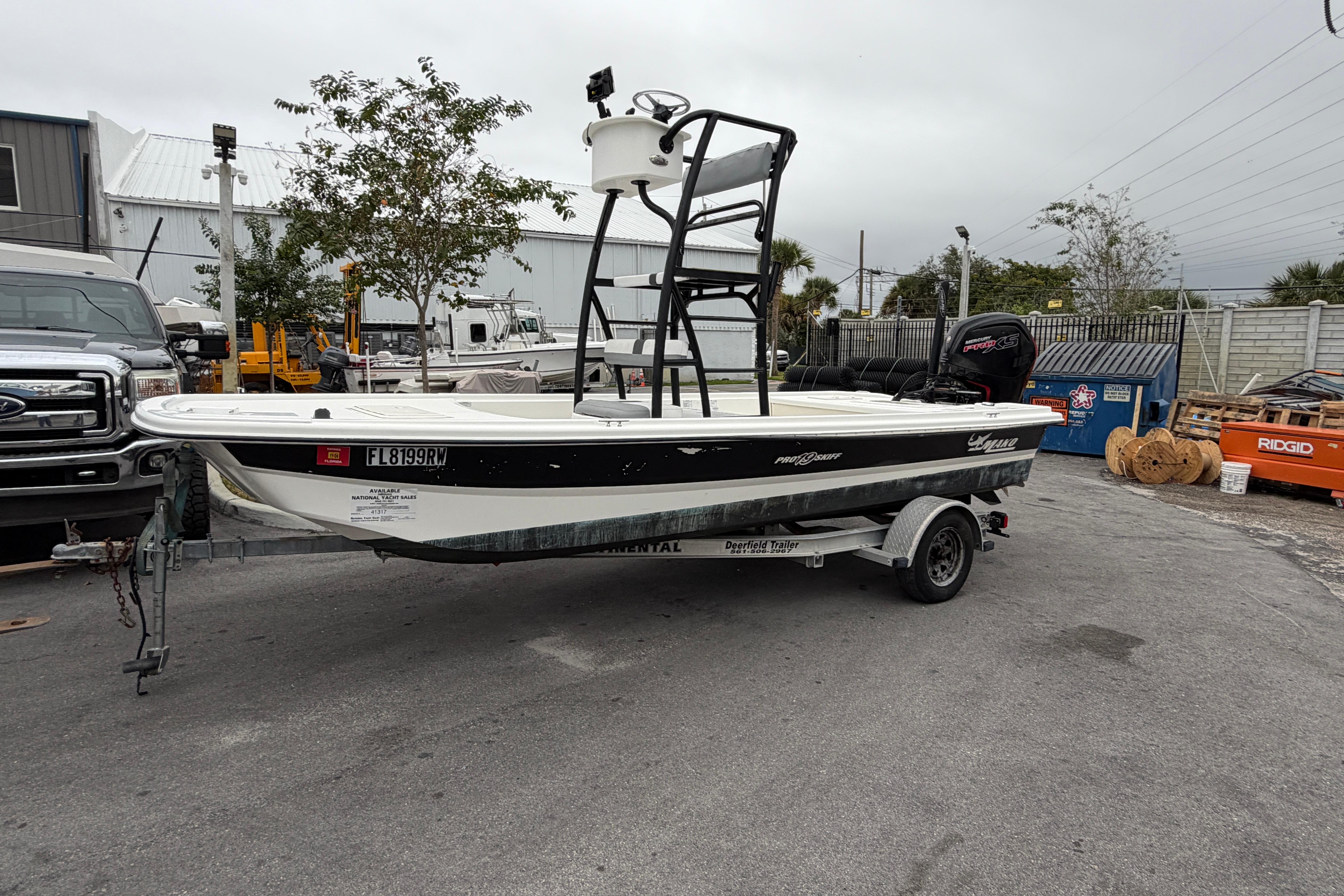 Mako Pro Skiff 19 CC Top Drive