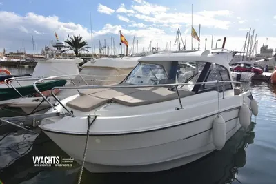 2019 Beneteau Antares 7 OB V2