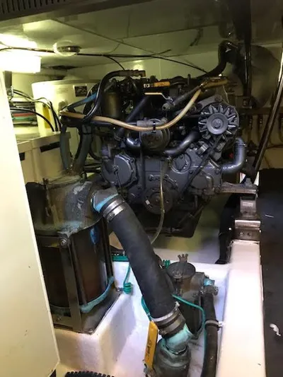 Slow Dance 1000 Hr. Service & Ready To Go Again Yacht Photos Pics 