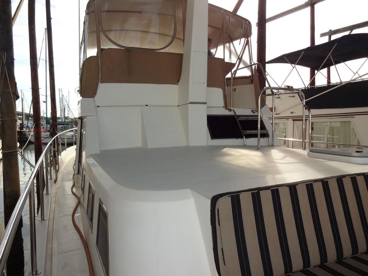 2006 Ocean Alexander 48 