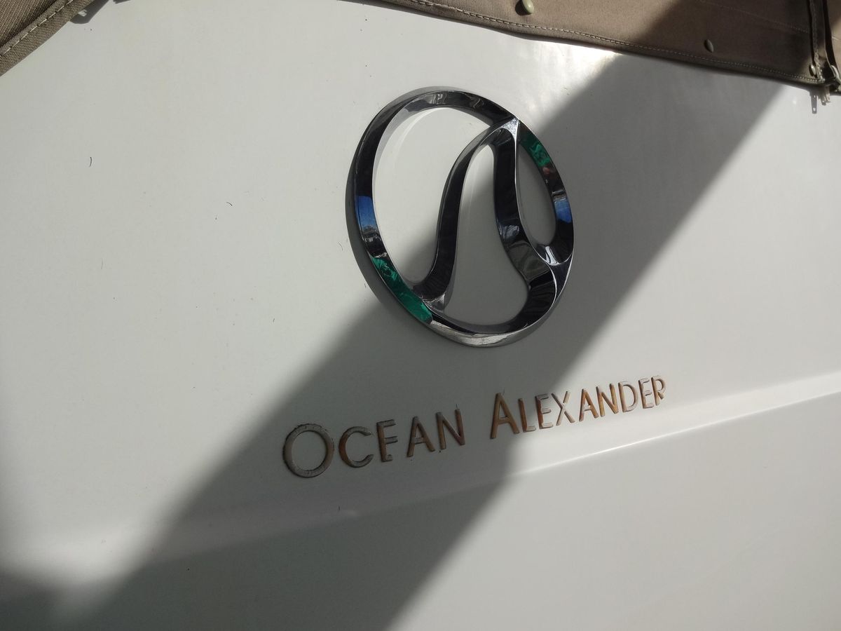 2006 Ocean Alexander 48 