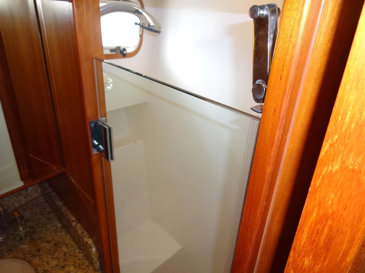 2006 Ocean Alexander 48 