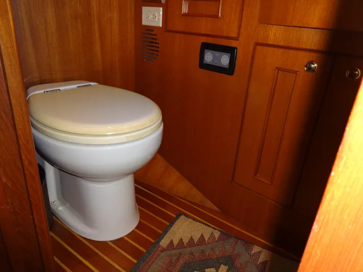 Slow Dance 1000 Hr. Service & Ready To Go Again Yacht Photos Pics 