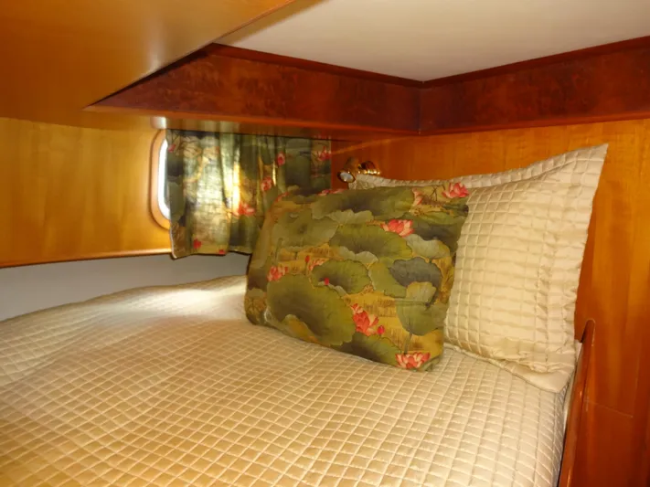 Slow Dance 1000 Hr. Service & Ready To Go Again Yacht Photos Pics 