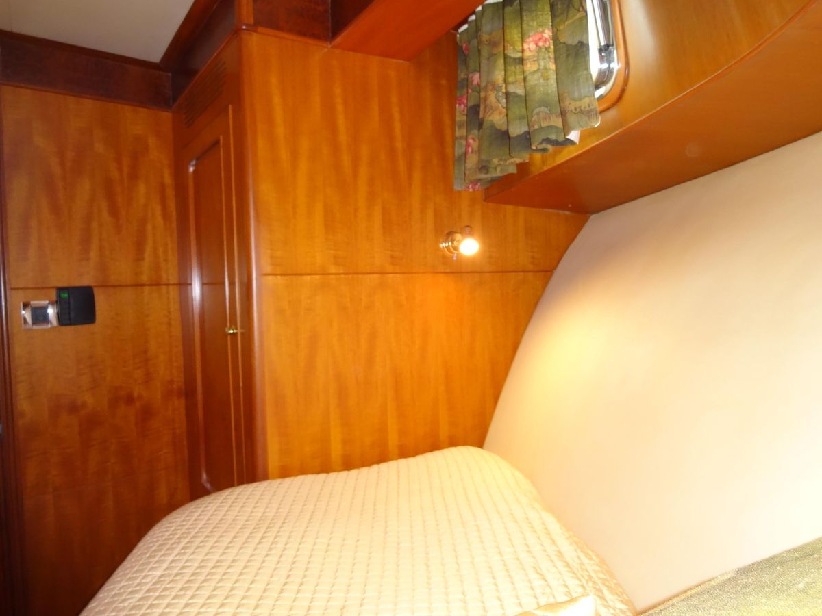 2006 Ocean Alexander 48 
