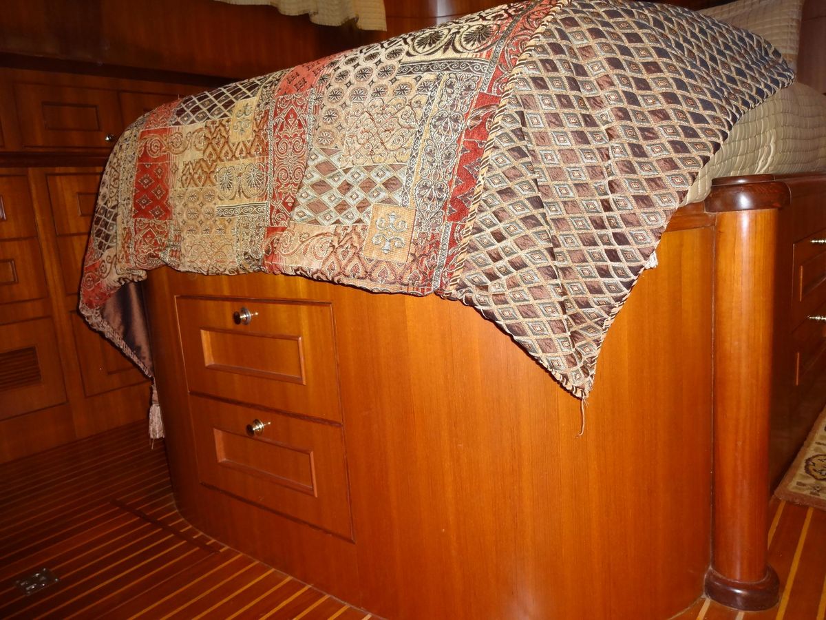 2006 Ocean Alexander 48 
