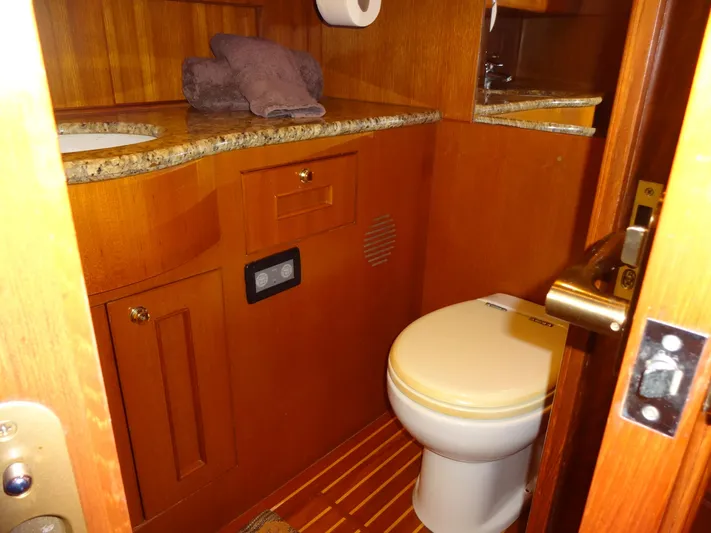 Slow Dance 1000 Hr. Service & Ready To Go Again Yacht Photos Pics 