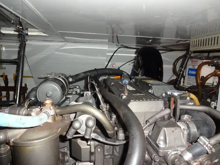 Slow Dance 1000 Hr. Service & Ready To Go Again Yacht Photos Pics 