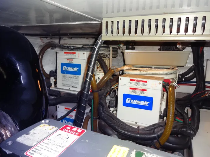 Slow Dance 1000 Hr. Service & Ready To Go Again Yacht Photos Pics 