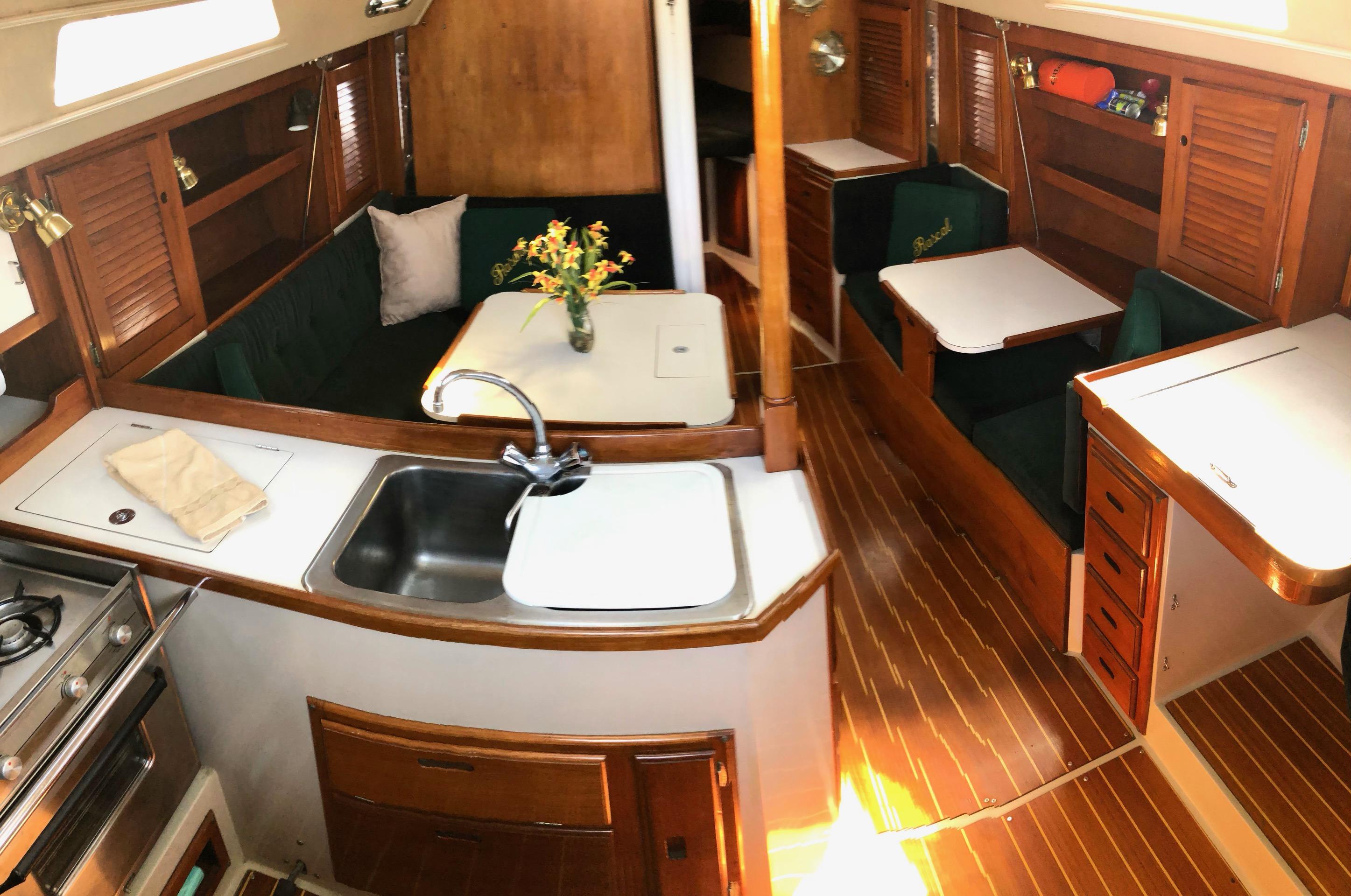 1988 Catalina 36 Daysailer for sale - YachtWorld