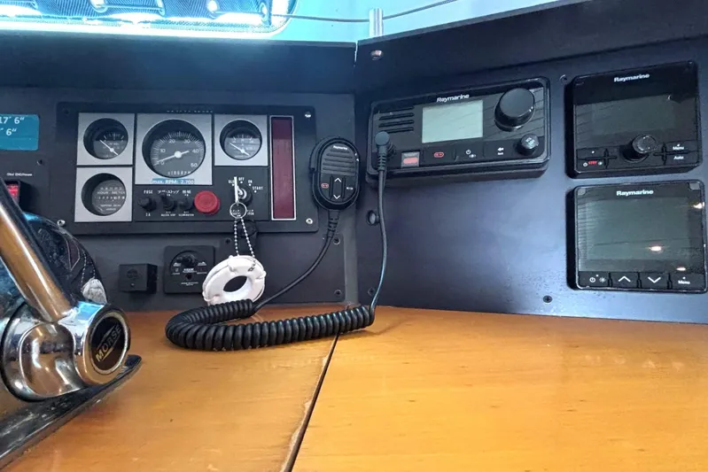 Imagine Yacht Photos Pics Control panel of a 2000 Fountaine Pajot Maryland 37 with navigation instruments.