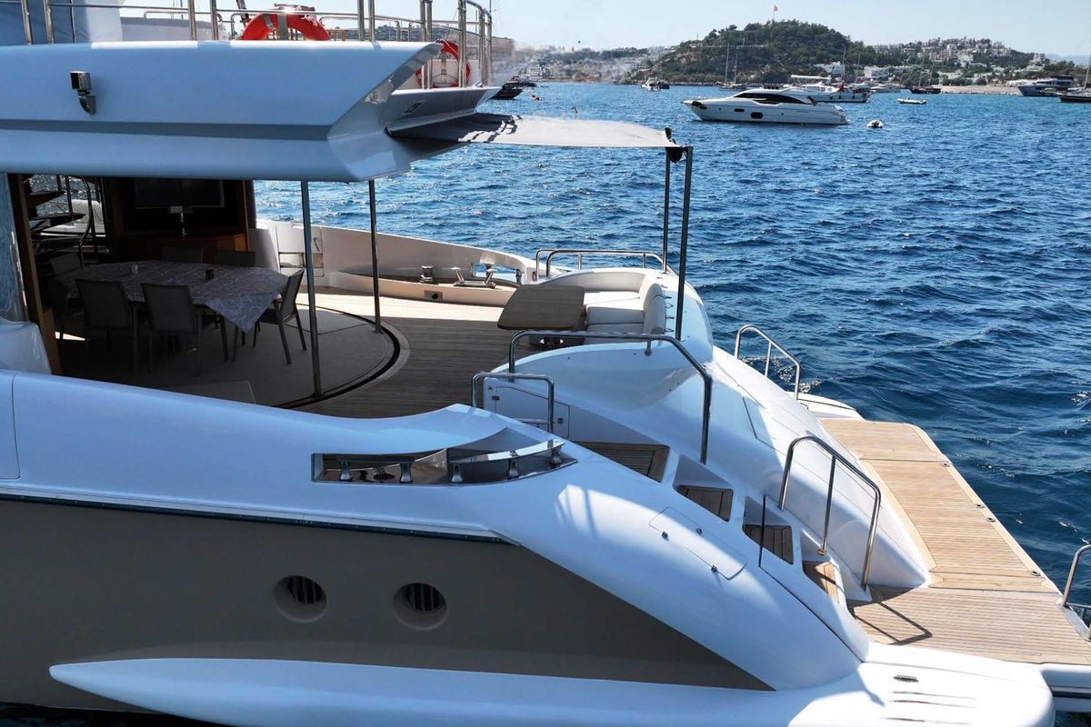 2006 Azimut 98 