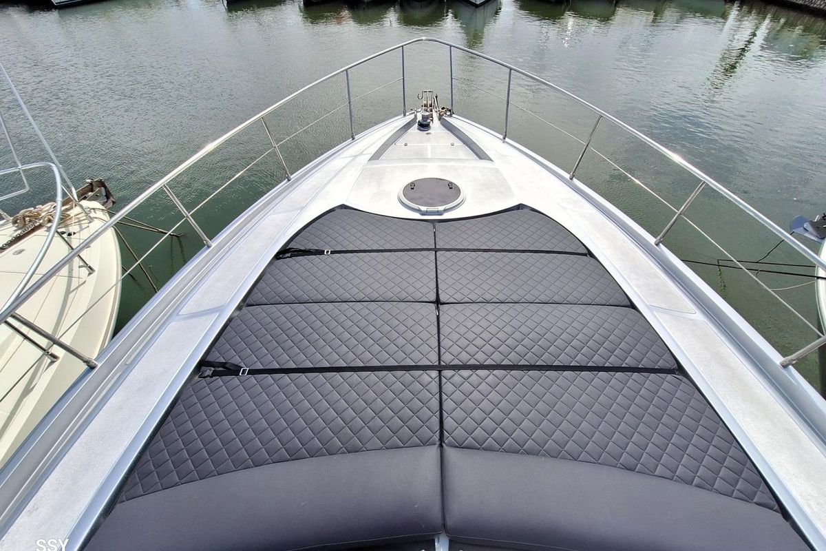 2009 Pershing 60 