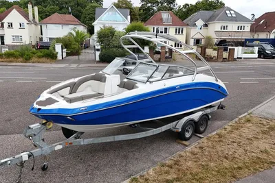 Yamaha Boats 242 Limited S