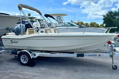 Scout 175 Sport Dorado