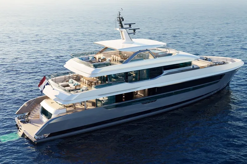 Moonen 133 Mallorca Yacht Photos Pics Luxurious 2027 Moonen 133-Mallorca yacht cruising on open sea.