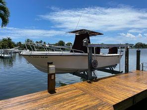 Mako 231 Center Console
