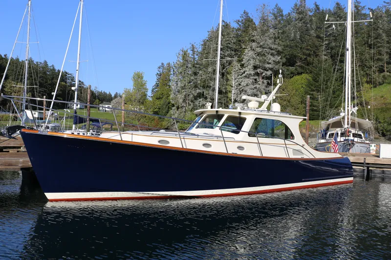 Ruckus Yacht Photos Pics 