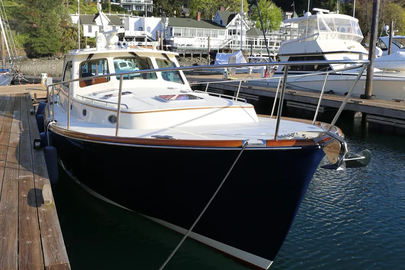 Ruckus Yacht Photos Pics 