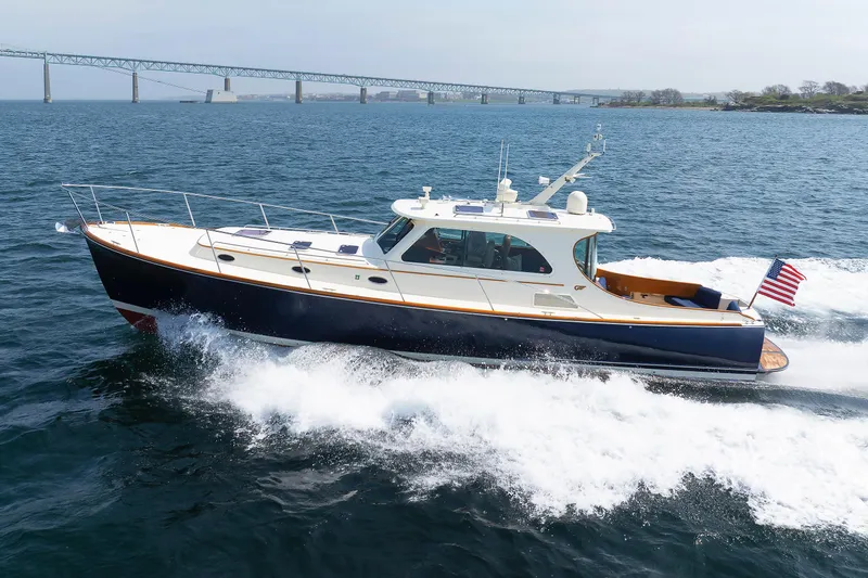 Ruckus Yacht Photos Pics 