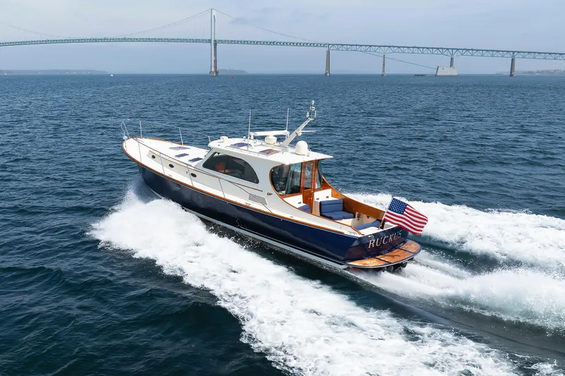 Ruckus Yacht Photos Pics 
