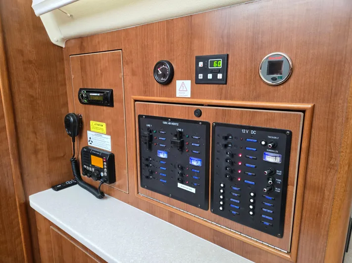 14hands Yacht Photos Pics 2013 Gemini Legacy 35 Navigation and DC / AC panel