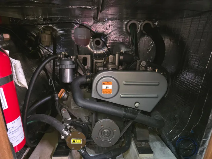 14hands Yacht Photos Pics Yanmar - starboard